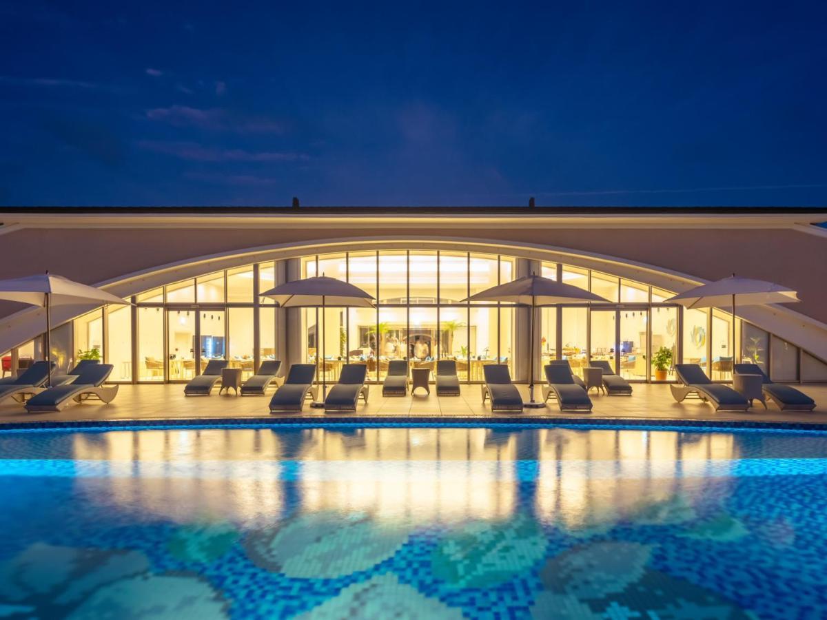 Miyakojima Kurima Resort Seawood Hotel Екстериор снимка